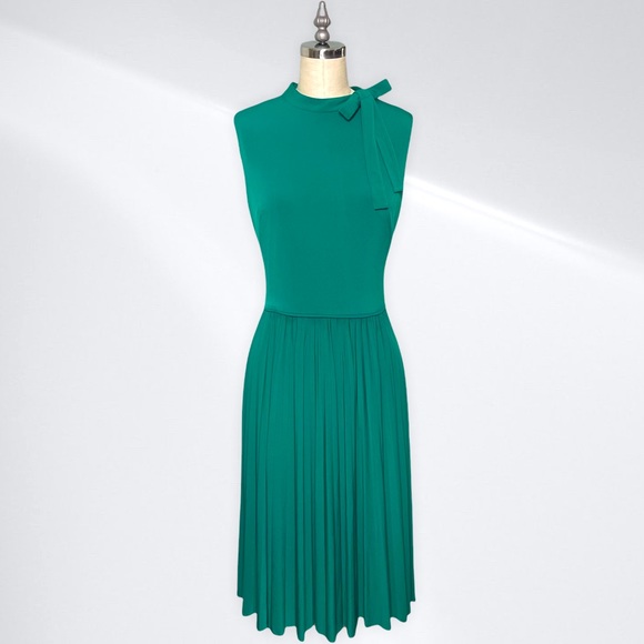 Maggy London Dresses & Skirts - Maggy London Green High Neck Pleated Midi Dress